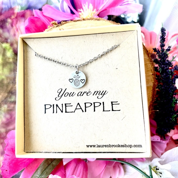 Pineapple Gift - Sister Gift -Card/Disc Necklace Box -  Hand Stamped Neckla… - Picture 1 of 3